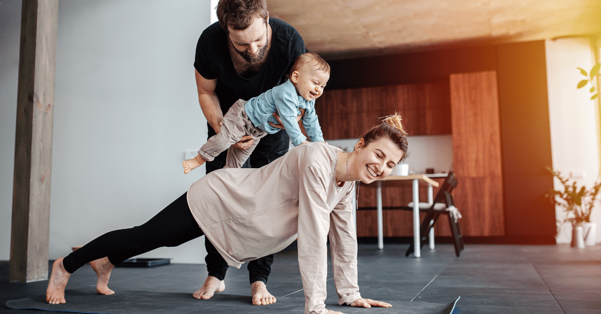 Family doing plank hold together